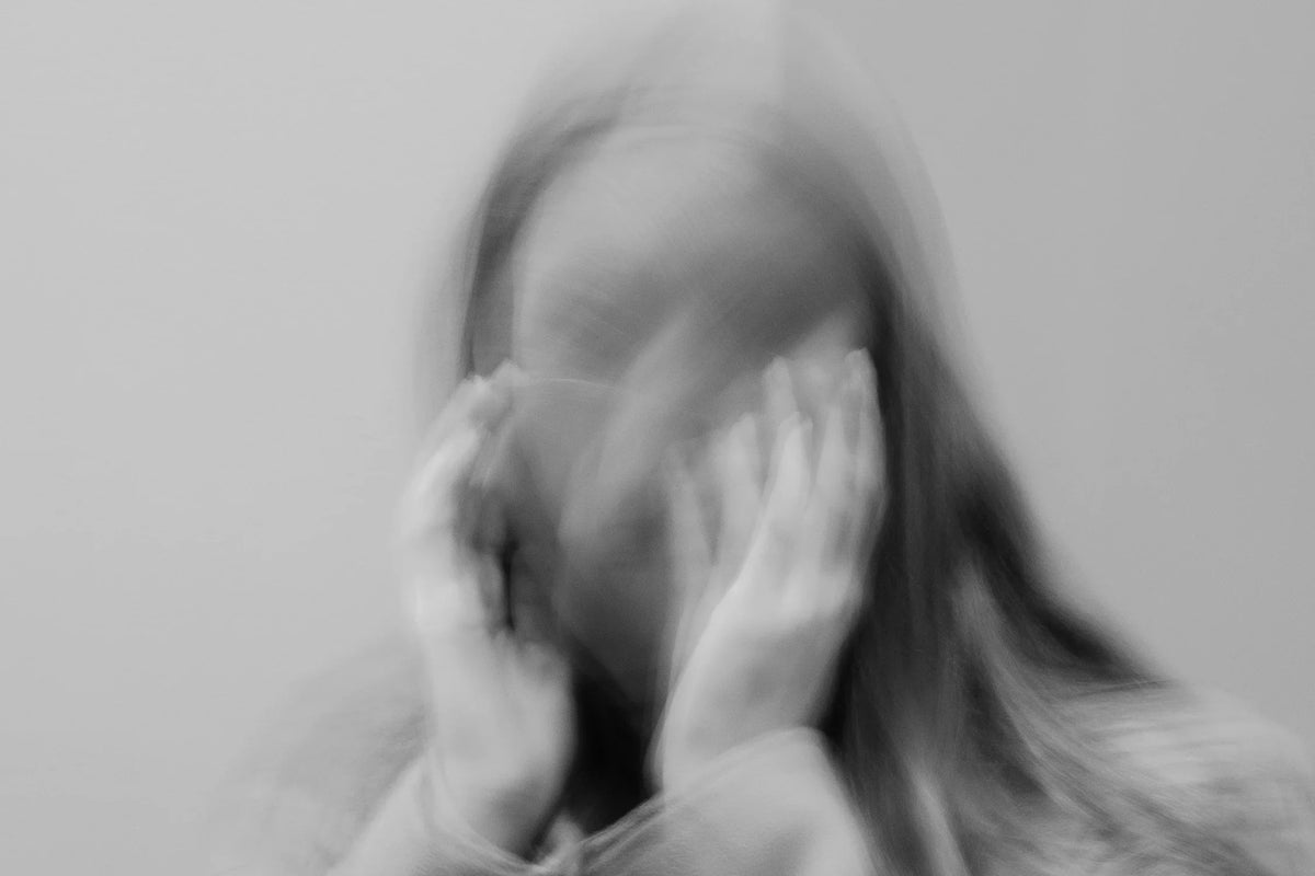 Niebla mental por estrés: por qué no puedes concentrarte aunque hayas dormido